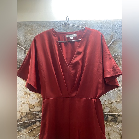 FOREVER NEW MIDI DRESS WITH FRONT POCKETS AND SLIT. VERY SMART AND CHIC! - Picture 2 of 4